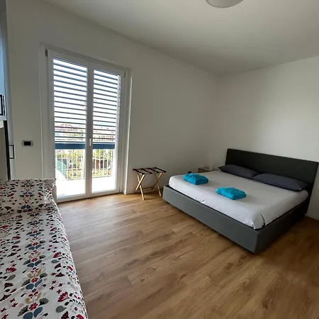 La Finestra Blu 1 Lägenhet Alba (Piedmont)